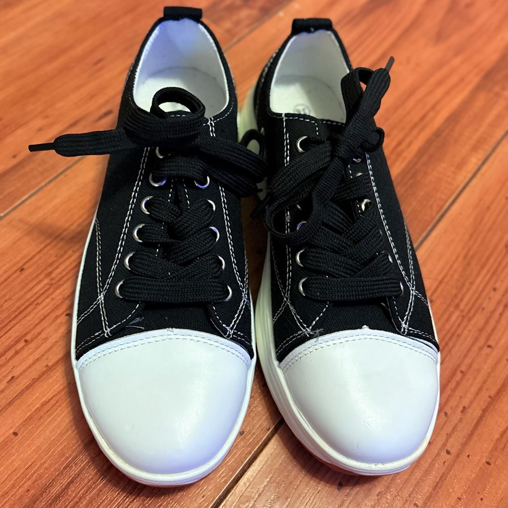 SHEIN Black Canvas Lace-Up Sneakers with White Toe Cap